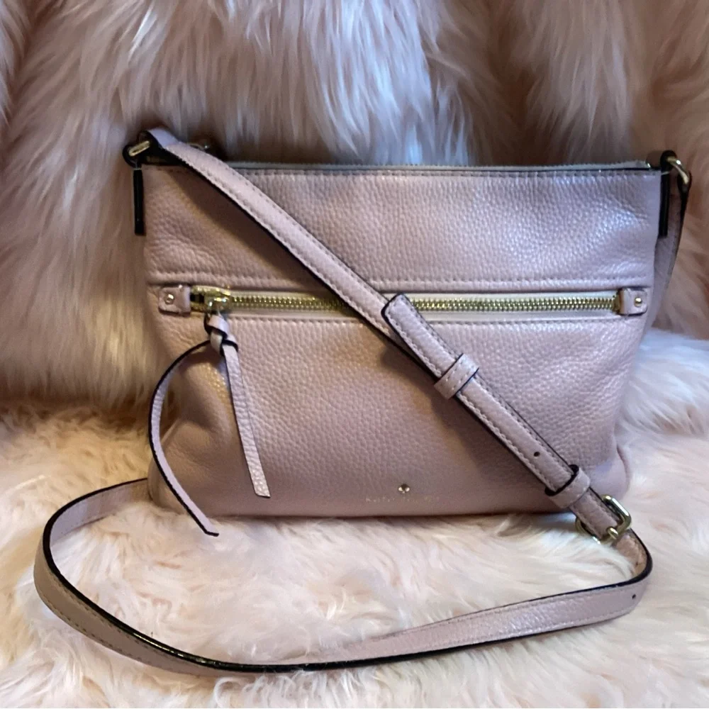 Kate Spade Light Pink pebbled leather Crossbody Bag EUC - Picture 1 of 7